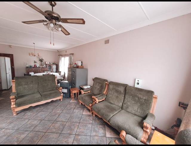 6 BEDROOM HOUSE FOR SALE IN ELSBURG
